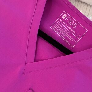 Figs hot purple/pink scrub set small and small tall
